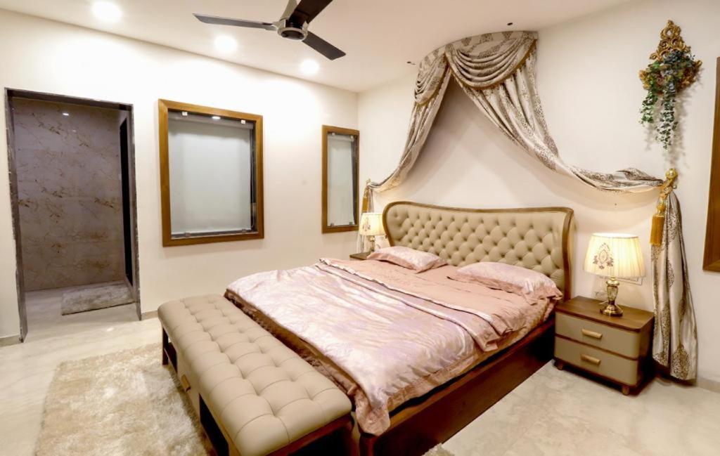 Royal Inn Hotel Ambaji Buitenkant foto
