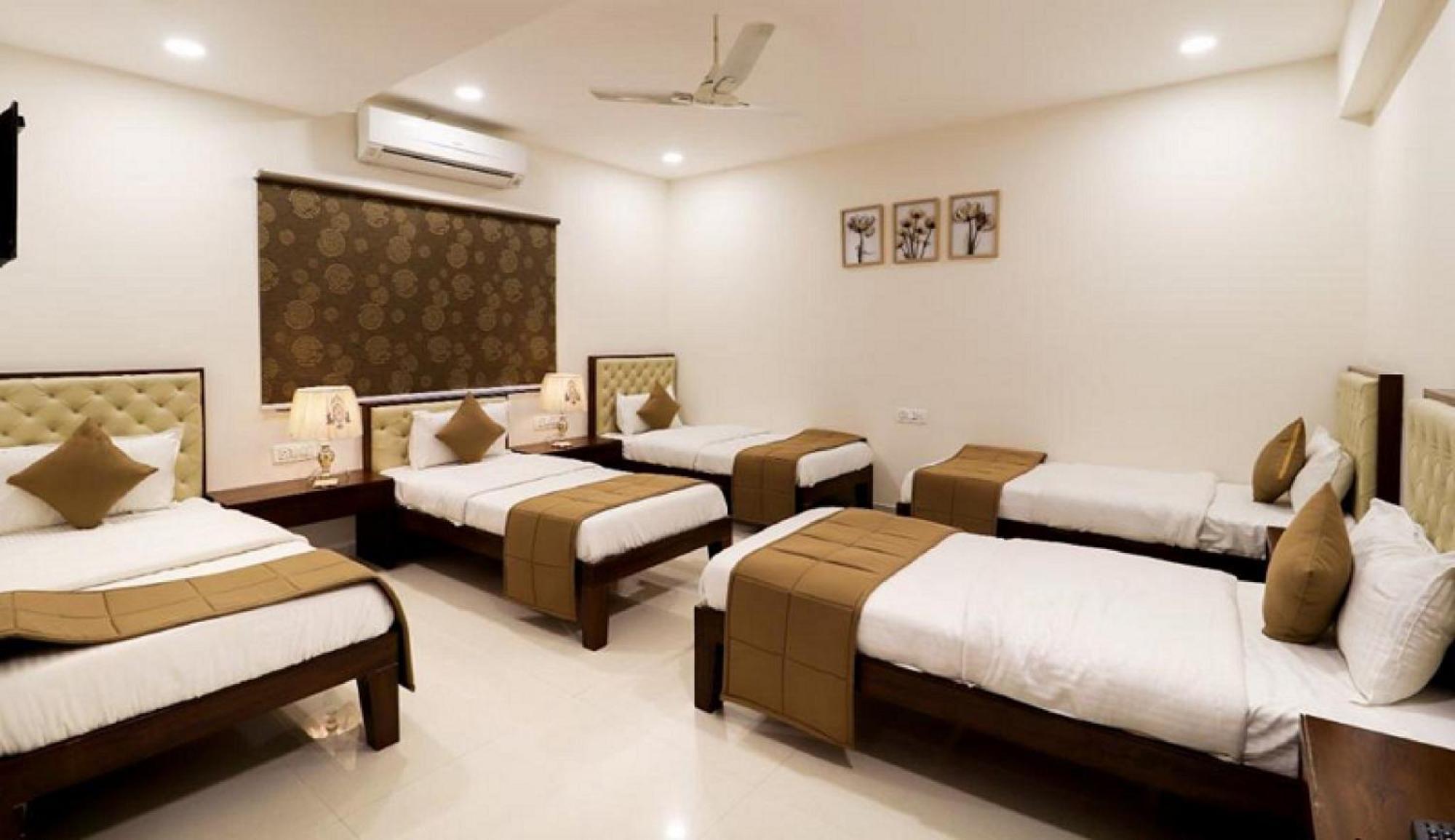 Royal Inn Hotel Ambaji Buitenkant foto