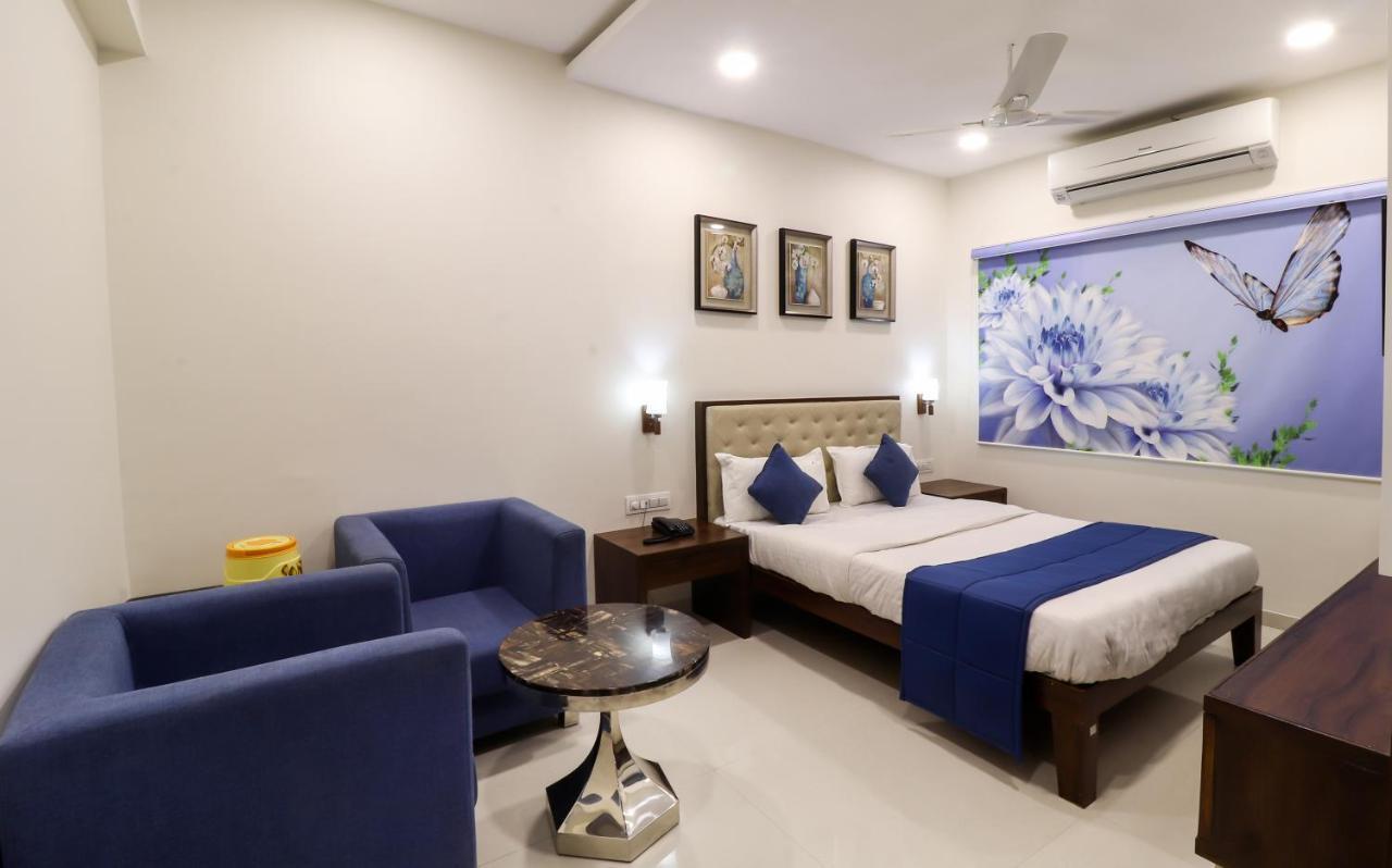 Royal Inn Hotel Ambaji Buitenkant foto